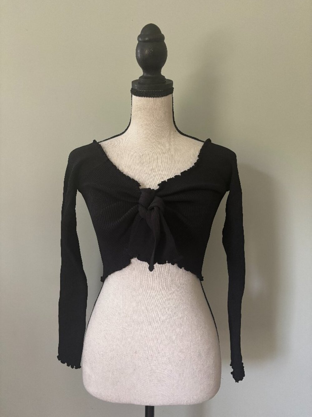 Privy Black Ribbed Tie-Front Crop Top Large NWT - Picture 2 of 6